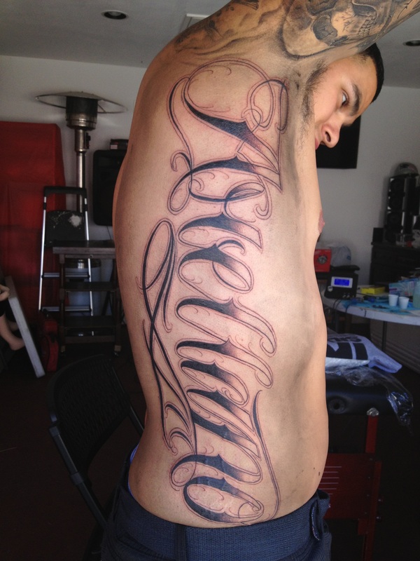 A flash design healed using @z00tatt00 on @lala.gucci.tears 😊 . . #tattoo # tattoos #tattooflash #boldtattoo #traditionaltattoo…